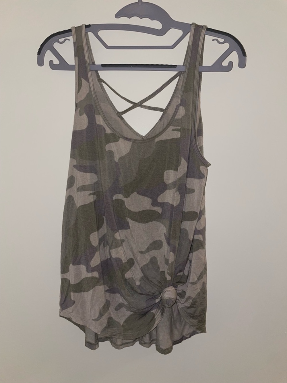 Hollister camouflage tank top /knot